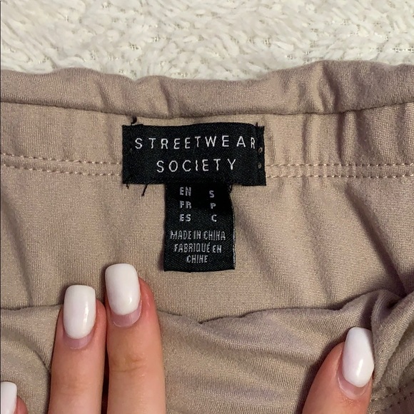 Jumper - Picture 3 of 3